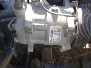 Used 2000 Sterling L7500 A/C Compressor (Stock #5039-16)) Part Image