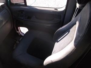 Used 2002 Freightliner Columbia 120 Seat (Stock #5021-12)) Part Image