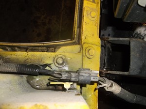 Used 2006 Chevrolet C4500 Hood Hinge (Stock #5000)) Part Image