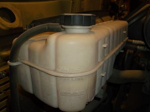 Used 2006 GMC C5500 Radiator Overflow Bottle (Stock #5017)) Part Image