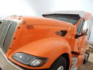 Used 2007 Peterbilt 387 Hood (Stock #5082-20)) Part Image