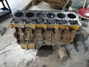 Core Caterpillar 3176E Engine Core (Stock #5117)) Part Image