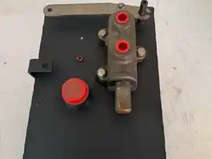 Pre-Inspected Hydraulic Tank Image