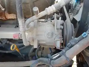 Used 1996 Mack CH613 A/C Compressor (Stock #5090-17)) Part Image