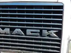 Used 1996 Mack CH613 Grille (Stock #5090-26)) Part Image