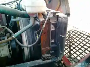 Used 2005 Volvo VNL Radiator (Stock #5098-80)) Part Image