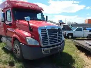 Used 2013 Freightliner Cascadia 125 Hood (Stock #5096-27)) Part Image