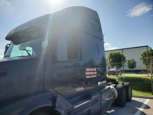 Used 2005 Volvo VNL Door (Stock #202314)) Part Image