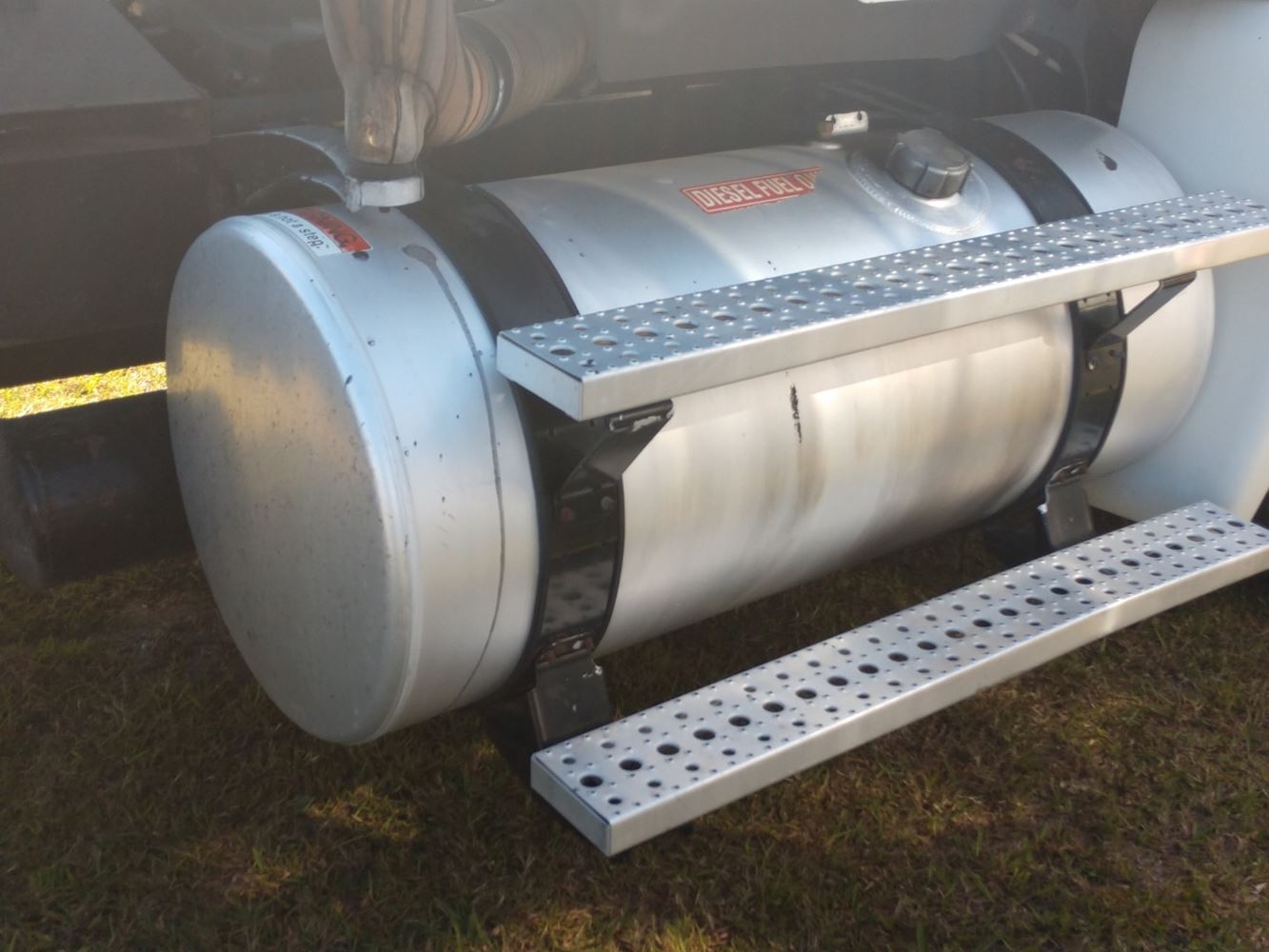 2006 Freightliner COLUMBIA 120 (Stock 201930) Fuel Tanks TPI