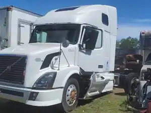 Used 2008 Volvo VNL Hood (Stock #202924)) Part Image