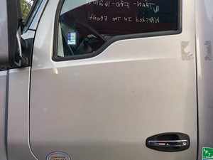 Used 2014 Kenworth T680 Door (Stock #505D)) Part Image