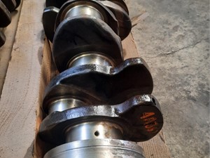 Used Volvo D12 Crankshaft (Stock #555 crank)) Part Image