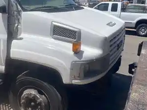 Used 2009 Chevrolet C5500 Hood Image