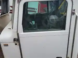 Used Universal Peterbilt 337 Door Ass'y (Rear/Back) (Stock #23522288)) Part Image