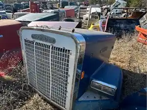 Used 1986 Freightliner FLC Hood (Stock #114)) Part Image