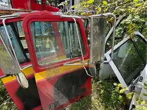 Used Universal Mack CH613 Door (Stock #2585)) Part Image