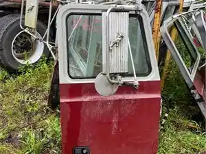 Used Universal Mack CX Door (Stock #2559)) Part Image