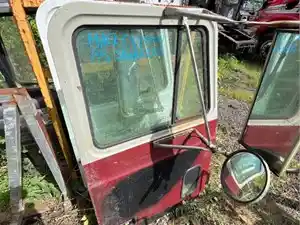 Used Universal Mack CX VISION Door Image