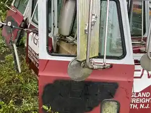 Used Universal Mack CX VISION Door Image