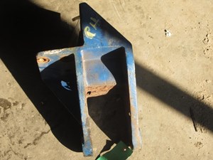Used 1988 Spring, Rear Leaf Hanger (Stock #1030417)) Part Image