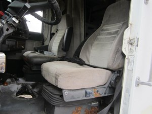 Used 1998 FREIGHTLINER FLD120 Cab (Stock #1041139)) Part Image