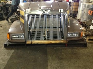 Used 1998 WESTERN STAR TR 5800 Hood (Stock #1088797)) Part Image