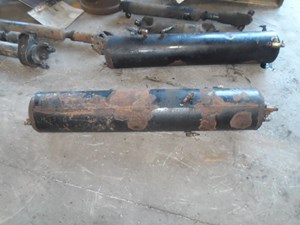 Used 2002 INTERNATIONAL 9100I Air Tank (Stock #1070832)) Part Image