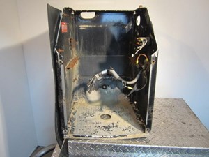 Used 2004 FREIGHTLINER COLUMBIA 120 Battery Box (Stock #1034200)) Part Image