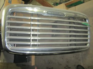 New 2005 Grille Image