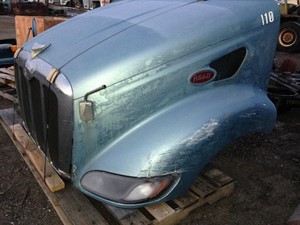 Used 2005 PETERBILT 387 Hood (Stock #1082608)) Part Image