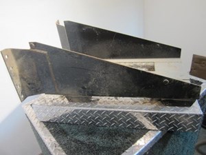 Used Battery Box (Stock #1036525)) Part Image
