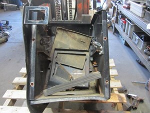 Used Battery Box (Stock #1035878)) Part Image