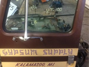 Used Door (Stock #1082825)) Part Image