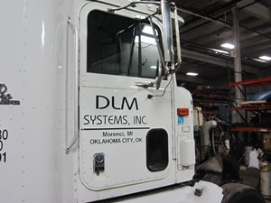 Used Door (Stock #1039860)) Part Image