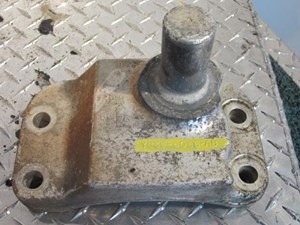 Used Engine Mount (Stock #1032348)) Part Image