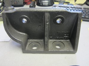 Used Engine Mount (Stock #1051610)) Part Image