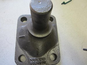 Used Engine Mount (Stock #1051641)) Part Image
