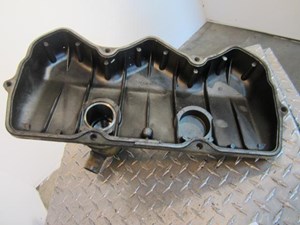 Used Valve Cover (Stock #1035337)) Part Image