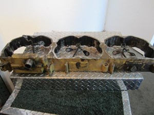 Used Valve Cover (Stock #1035407)) Part Image