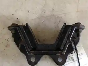 Used 2007 FREIGHTLINER CENTURY Engine Mount Image