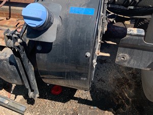 Used 2014 Volvo VNL DEF Tank (Stock #P-186)) Part Image
