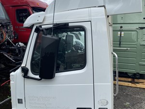 Used 2015 Volvo VNL Cab (Stock #P-213)) Part Image