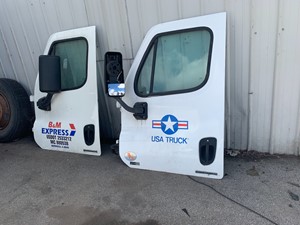 Used 2016 Freightliner Cascadia 125 Door Image