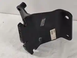 Used Bracket (Stock #M11-2823)) Part Image