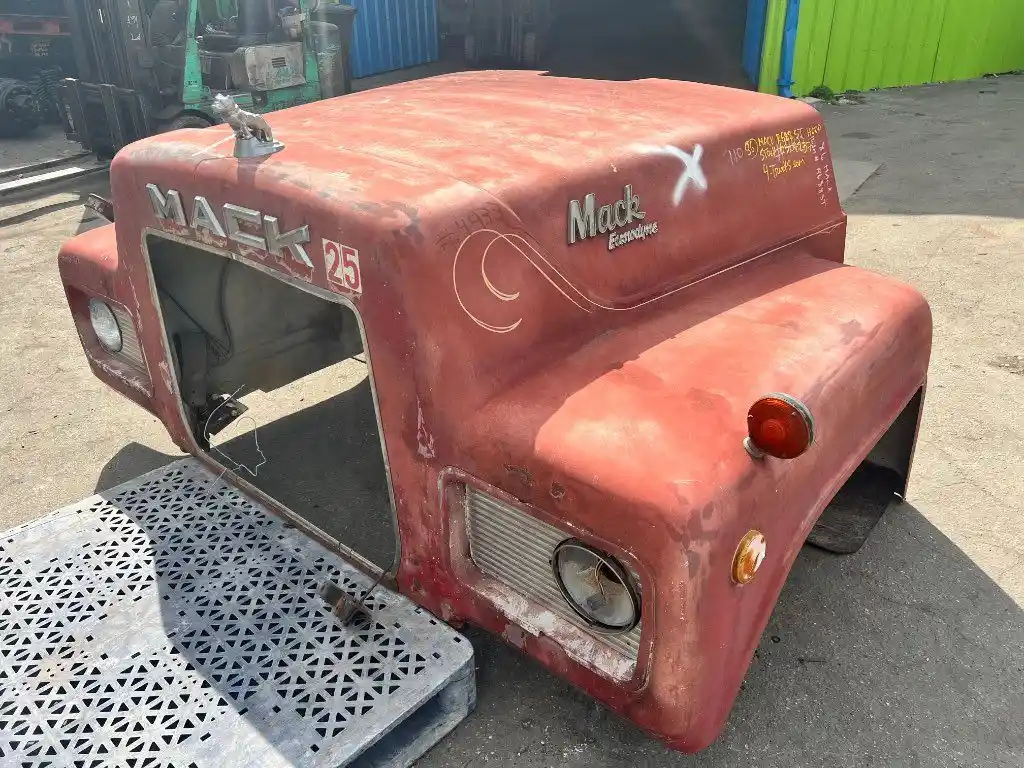 Used, Recycled, New, and Aftermarket Heavy Duty Truck Parts