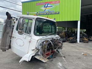 Used 1988 Ford CL9000 Cab Mount Image