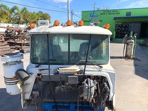 Used 1991 Mack RD690S Cab Mount (Stock #1256)) Part Image