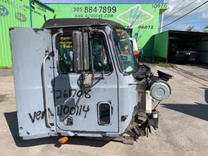 Used 1999 Mack CH 613 Cab Mount (Stock #251)) Part Image