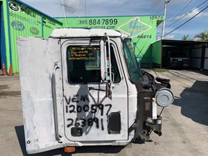 Used 2000 Mack CH613 Cab Mount (Stock #252)) Part Image