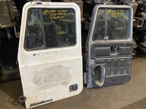 Used 2001 Mack CH Door (Stock #3493)) Part Image